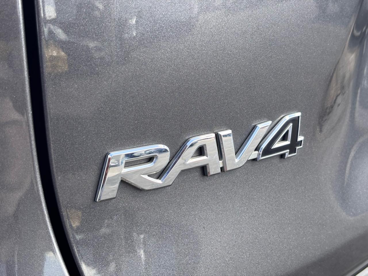 Toyota RAV4  2022
