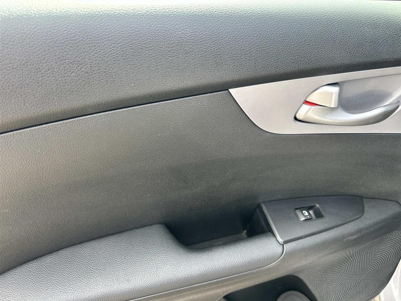 Kia Forte LXS IVT 2024