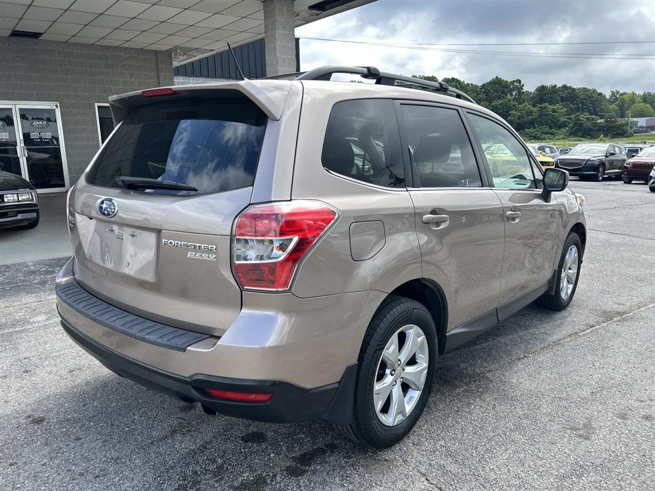 Subaru Forester 4dr CVT 2.5i Limited PZEV 2015