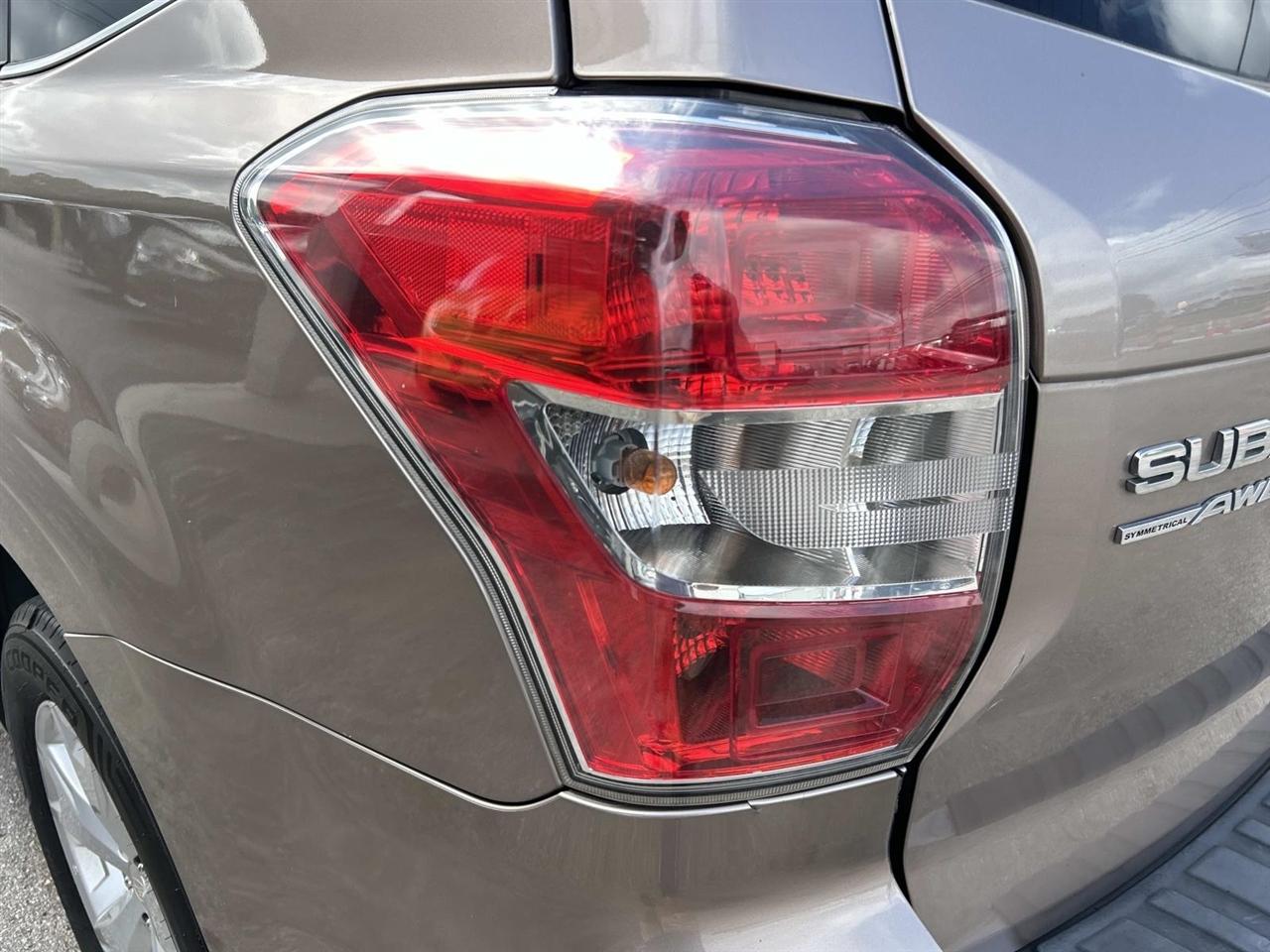 Subaru Forester 4dr CVT 2.5i Limited PZEV 2015