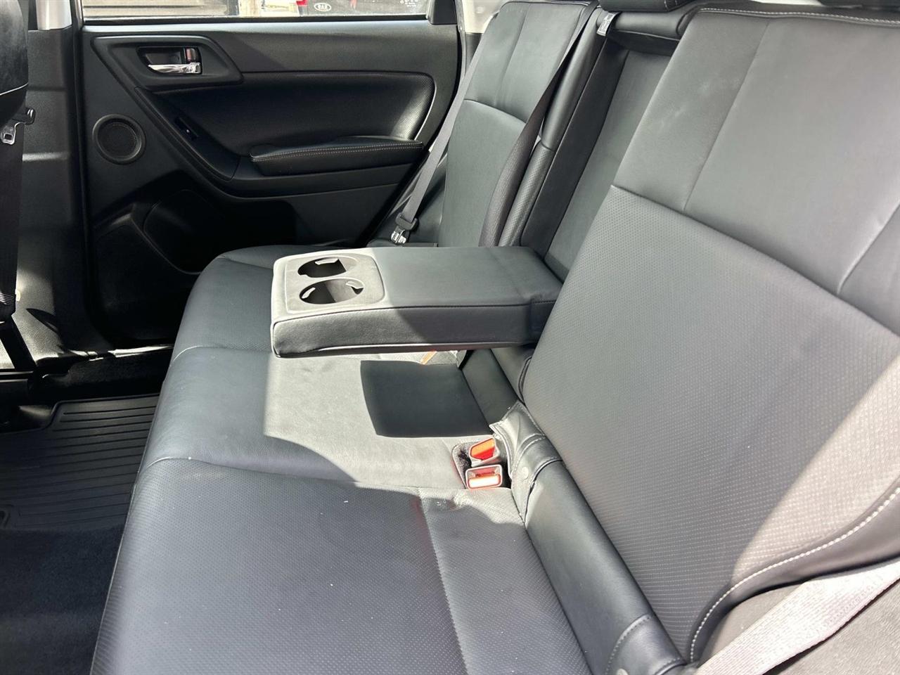 Subaru Forester 4dr CVT 2.5i Limited PZEV 2015