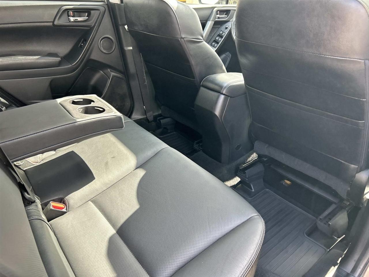 Subaru Forester 4dr CVT 2.5i Limited PZEV 2015