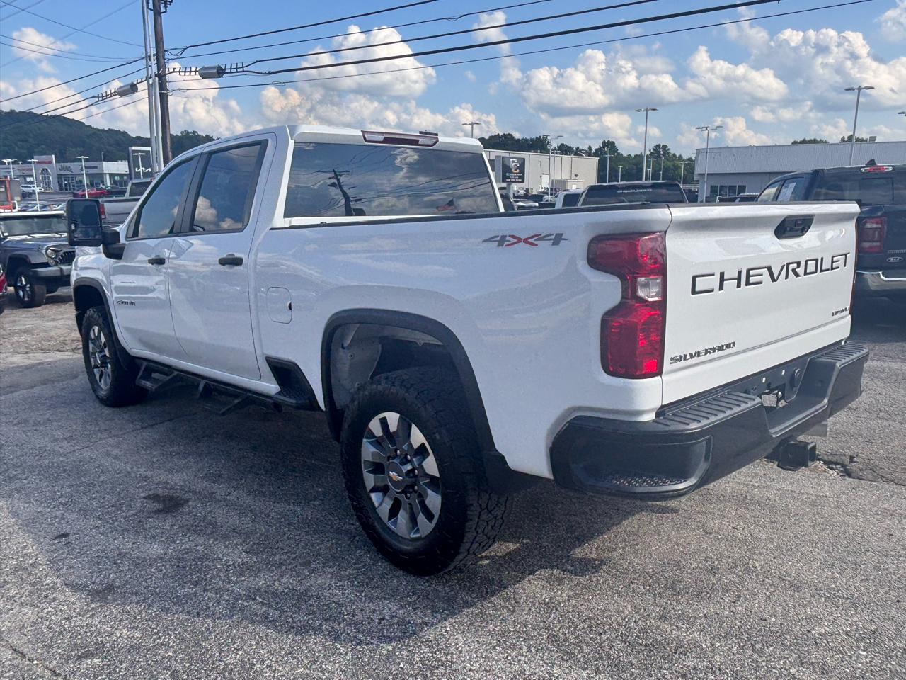 Chevrolet Silverado 2500HD 4WD Crew Cab 159" Custom 2023