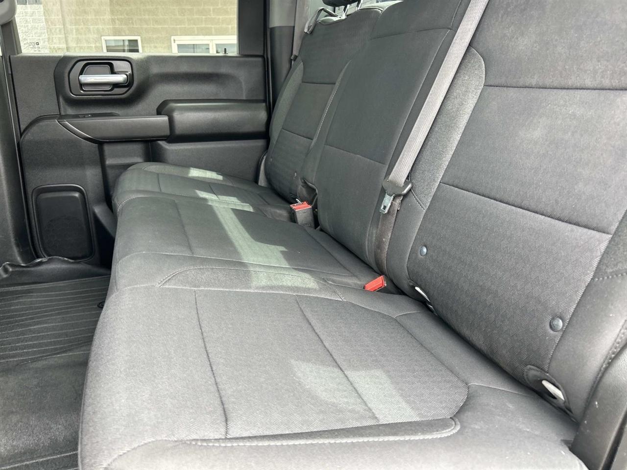Chevrolet Silverado HD photo 13