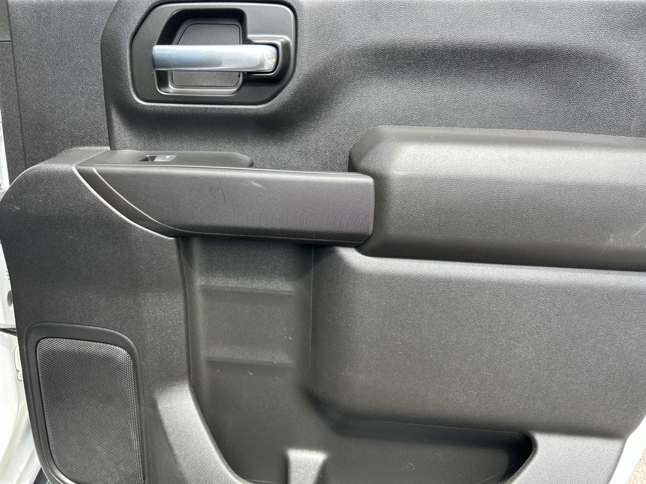 Chevrolet Silverado HD photo 15