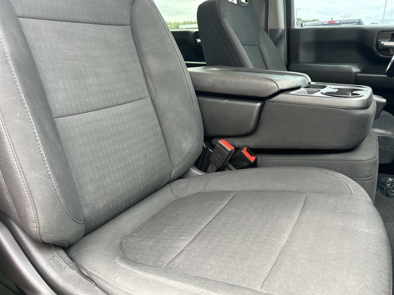 Chevrolet Silverado HD photo 17