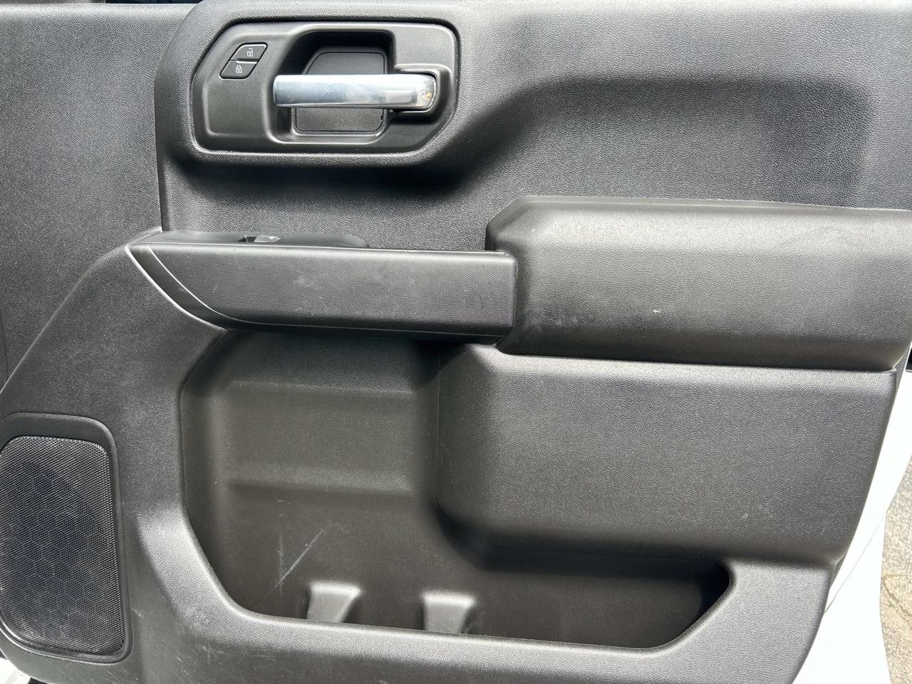 Chevrolet Silverado HD photo 18