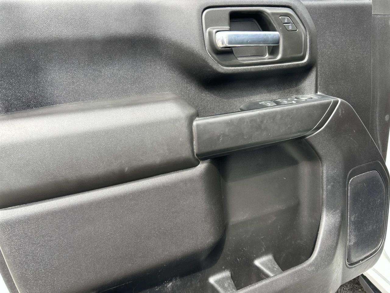 Chevrolet Silverado HD photo 19
