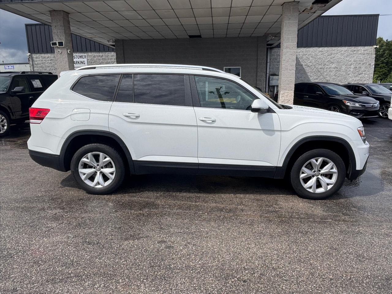 Volkswagen Atlas 3.6L V6 SE w/Technology FWD 2019