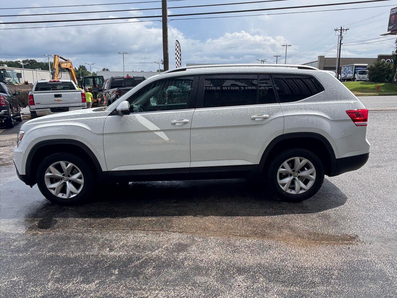 Volkswagen Atlas 3.6L V6 SE w/Technology FWD 2019