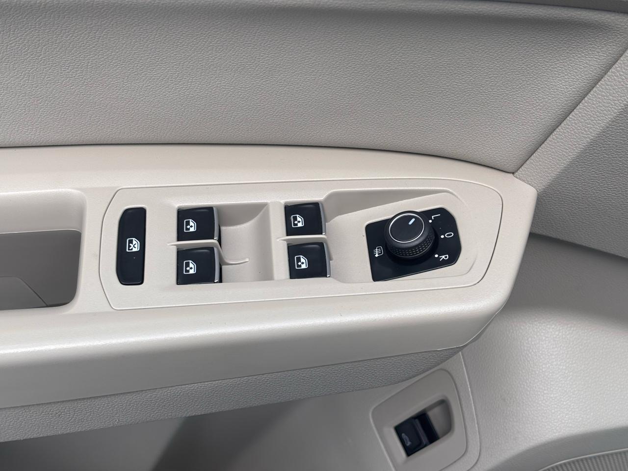 Volkswagen Atlas 3.6L V6 SE w/Technology FWD 2019