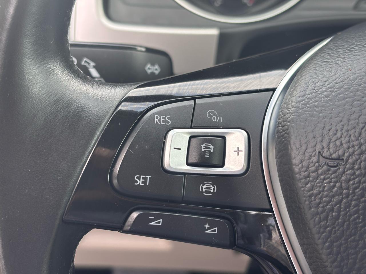 Volkswagen Atlas 3.6L V6 SE w/Technology FWD 2019