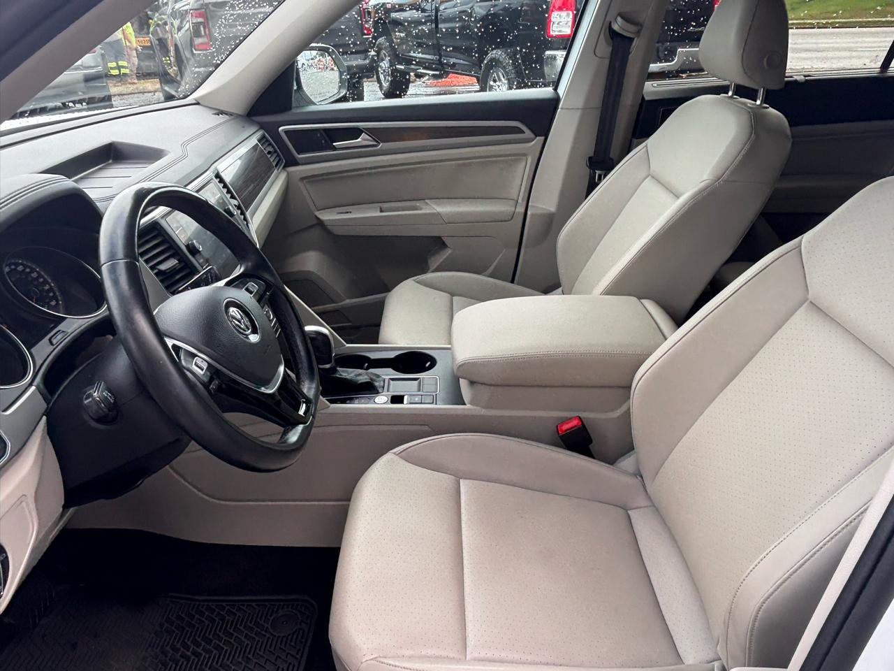 Volkswagen Atlas 3.6L V6 SE w/Technology FWD 2019