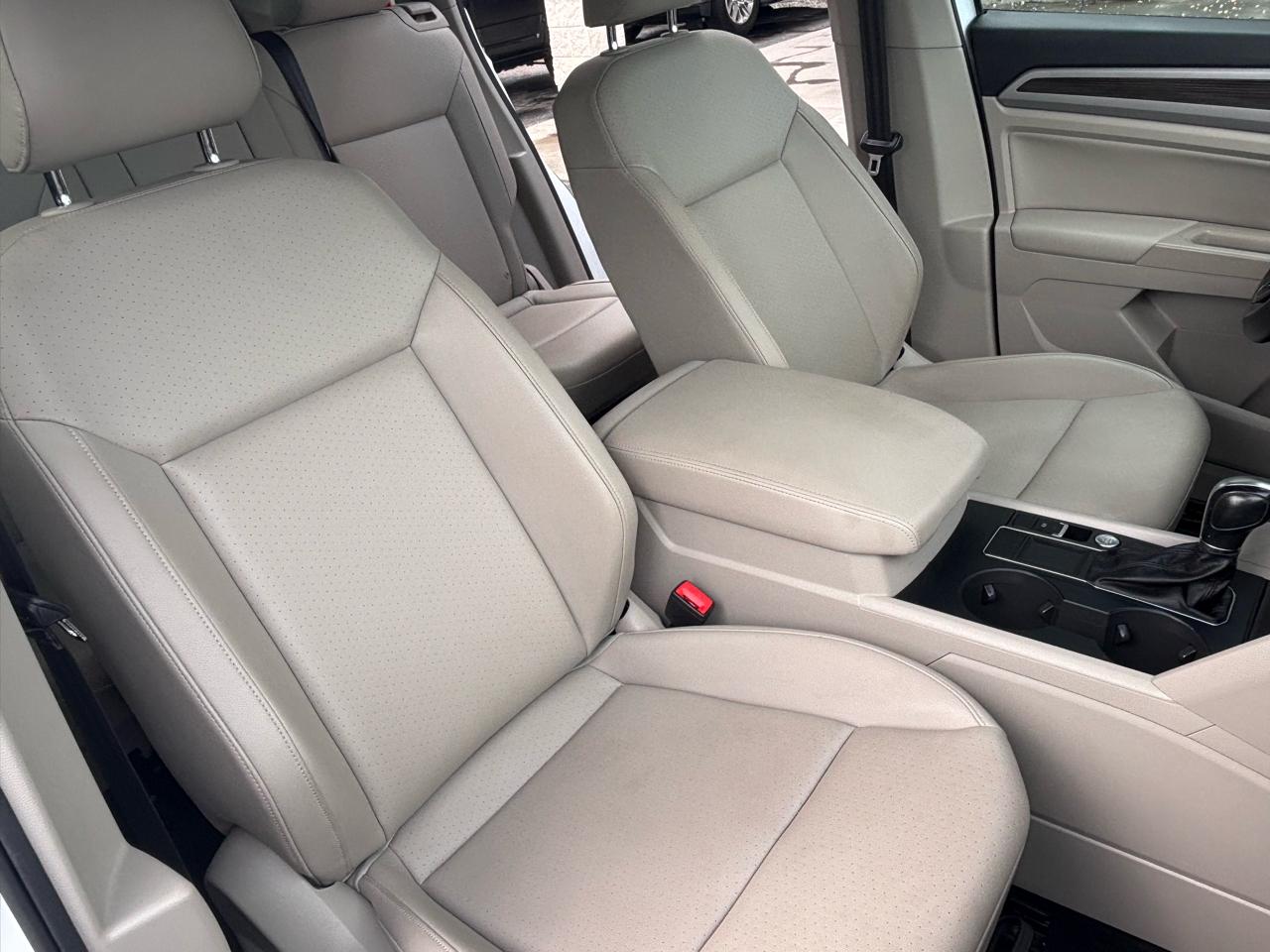 Volkswagen Atlas 3.6L V6 SE w/Technology FWD 2019