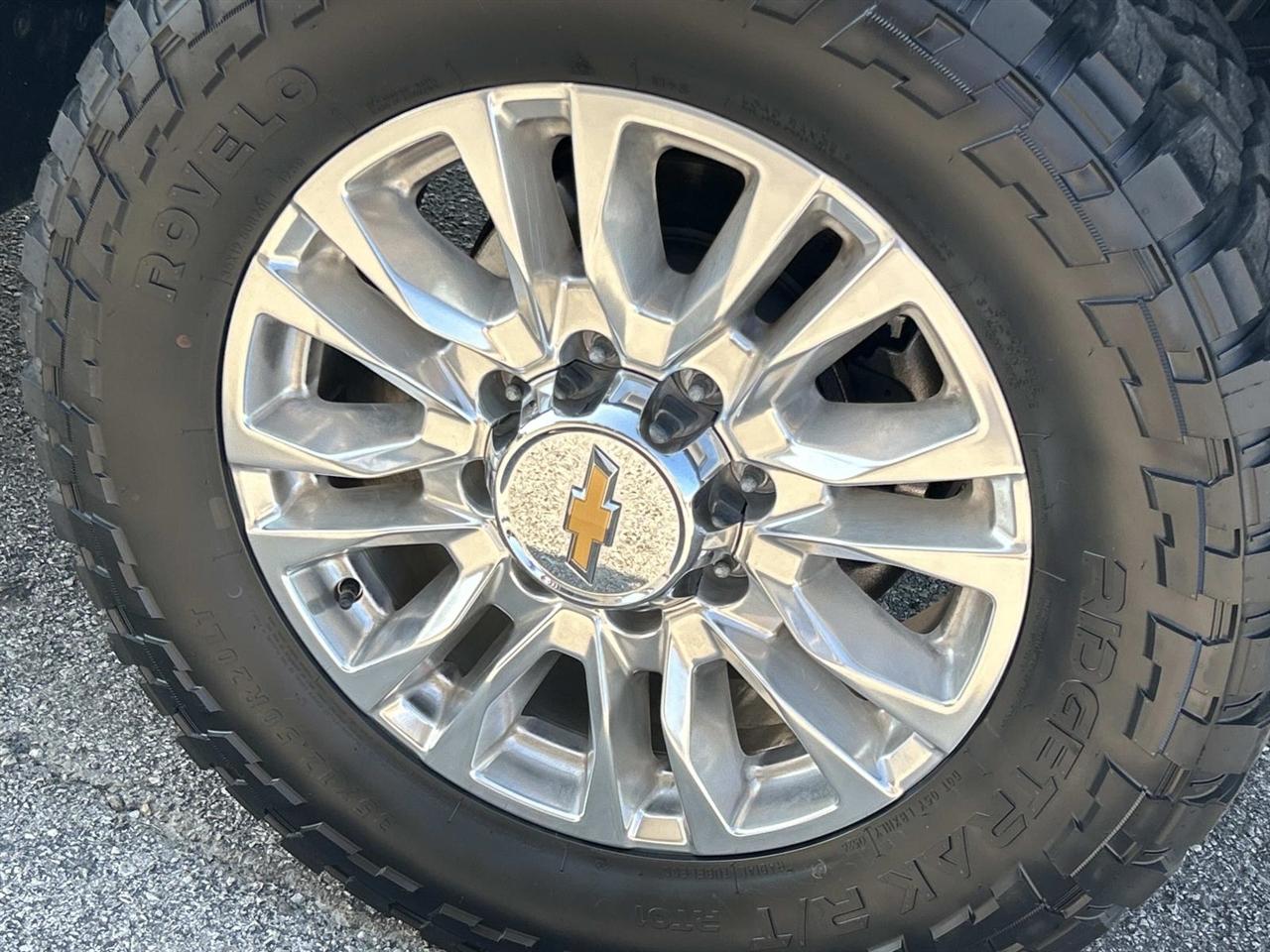 Chevrolet Silverado 3500HD 4WD Crew Cab 159" High Country 2023