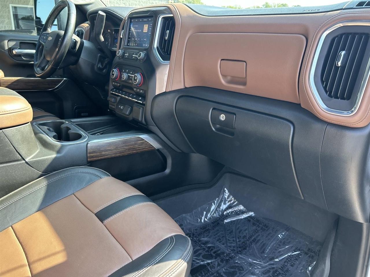 Chevrolet Silverado 3500HD 4WD Crew Cab 159" High Country 2023