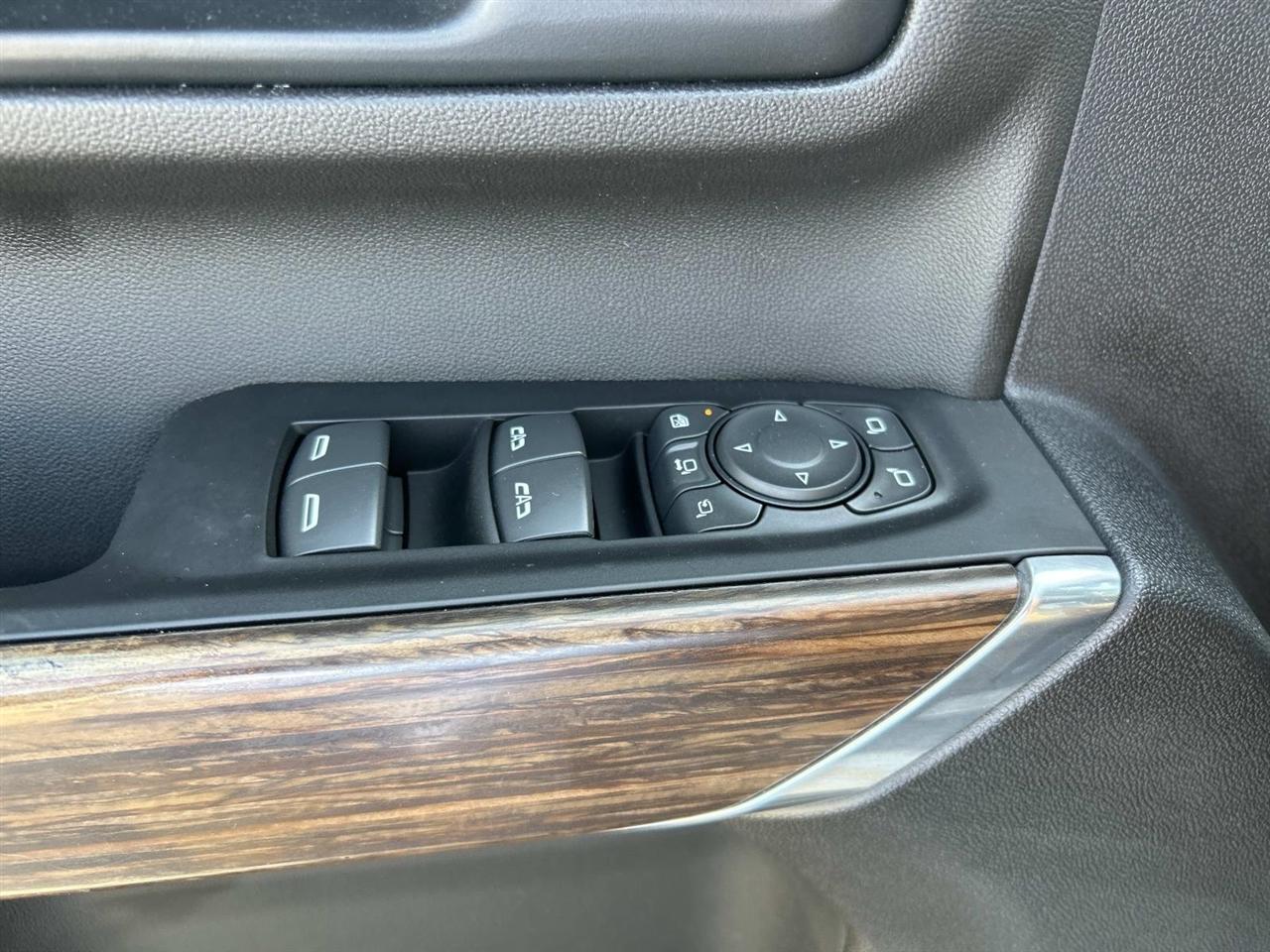 Chevrolet Silverado 3500HD 4WD Crew Cab 159" High Country 2023
