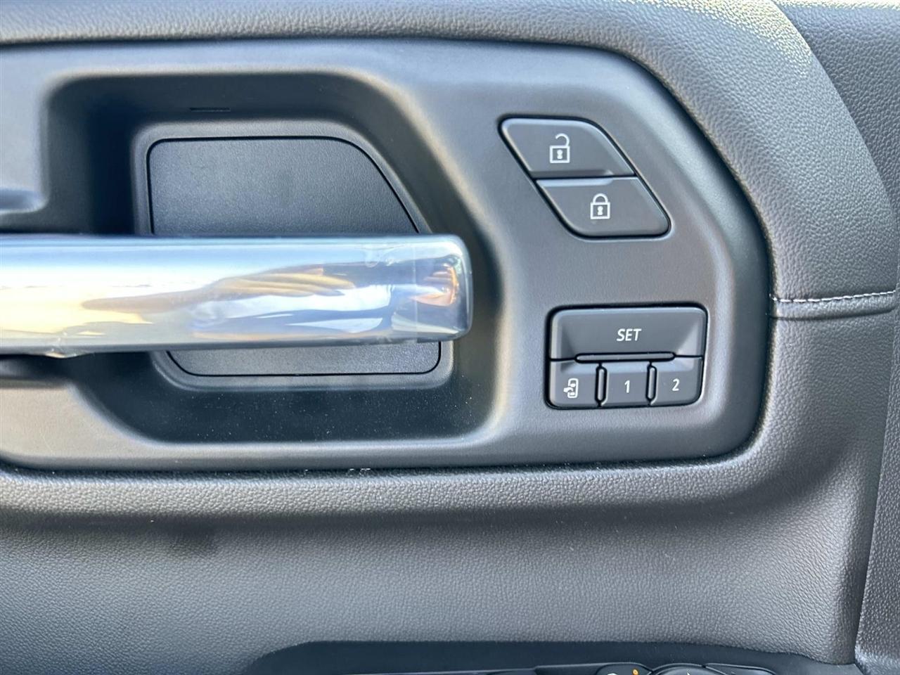 Chevrolet Silverado 3500HD 4WD Crew Cab 159" High Country 2023