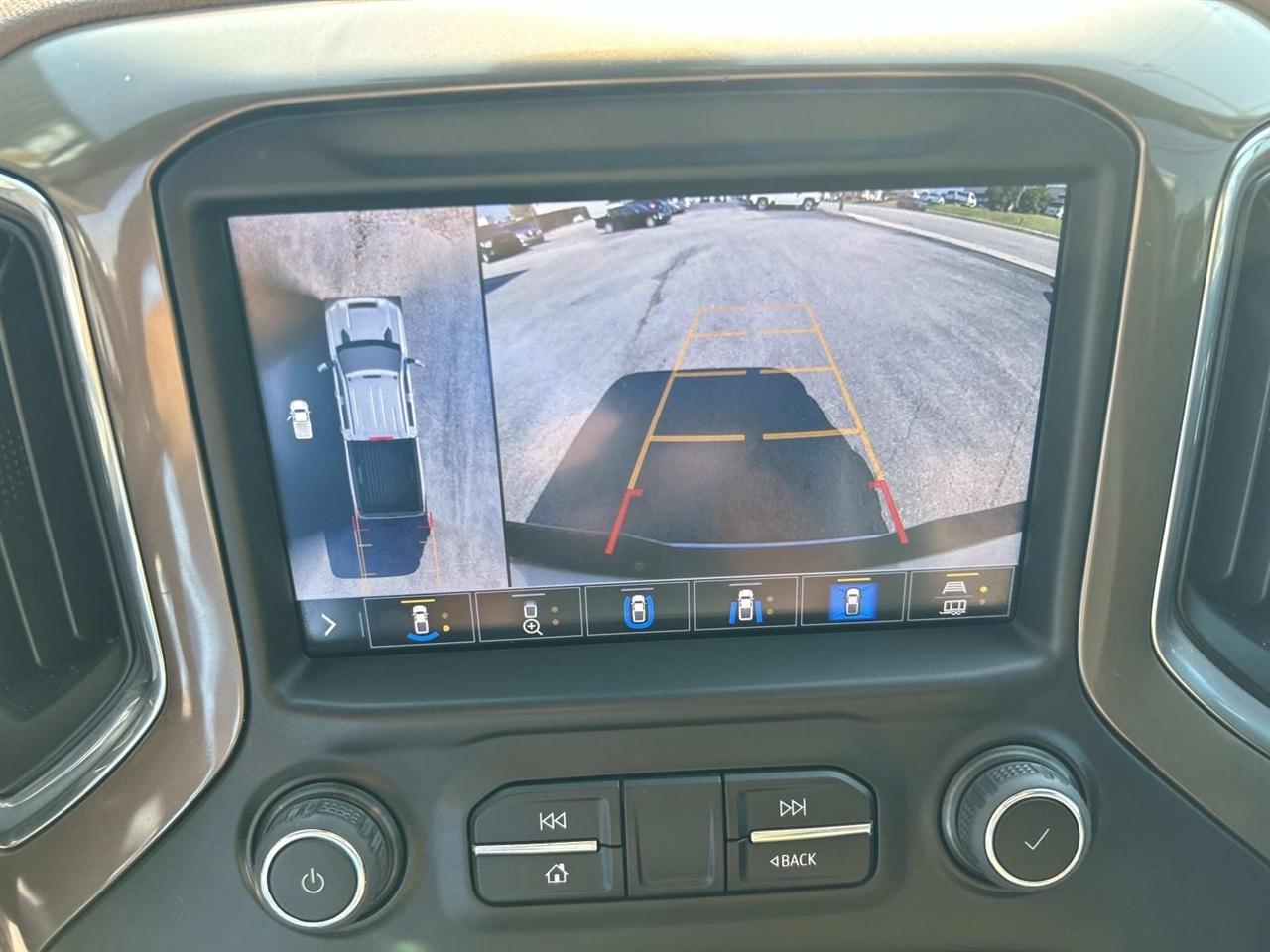 Chevrolet Silverado 3500HD 4WD Crew Cab 159" High Country 2023