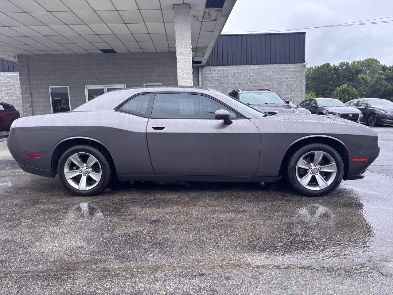 Dodge Challenger SXT Coupe 2017
