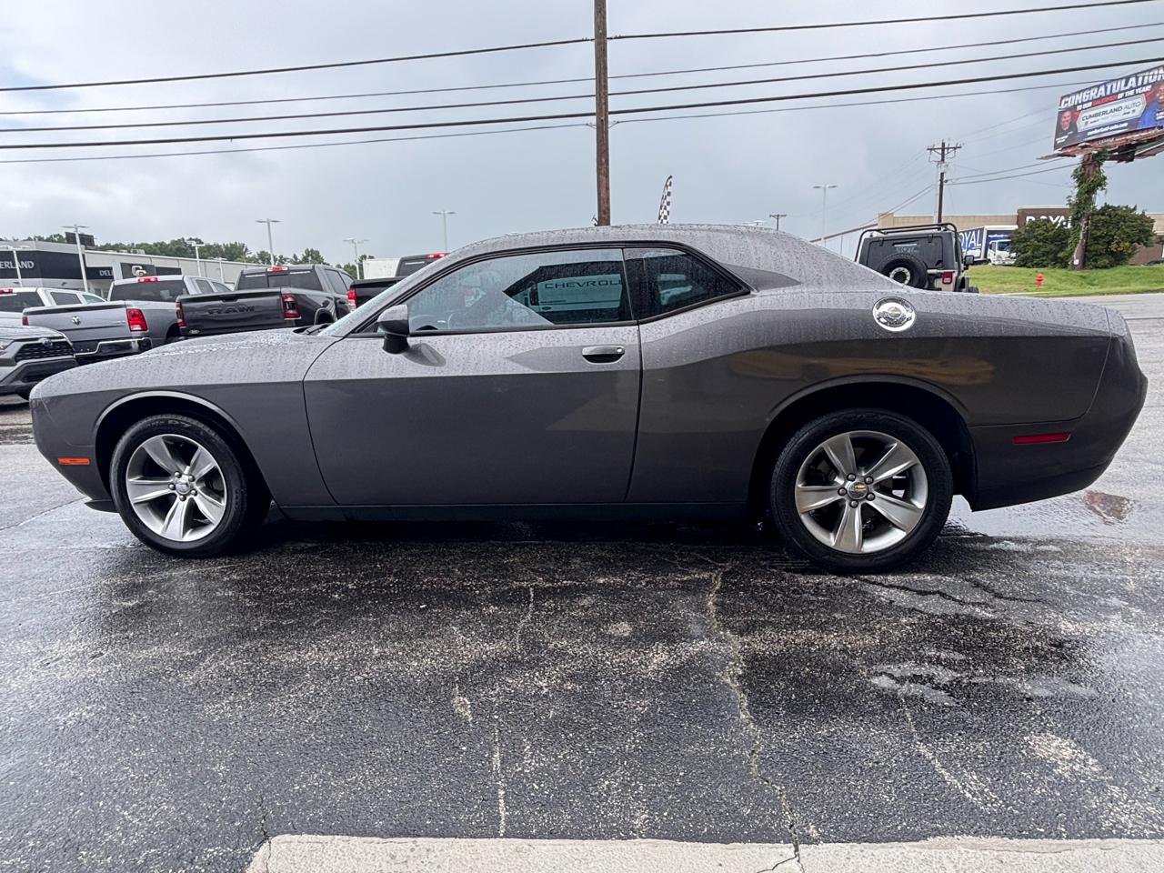 Dodge Challenger SXT Coupe 2017