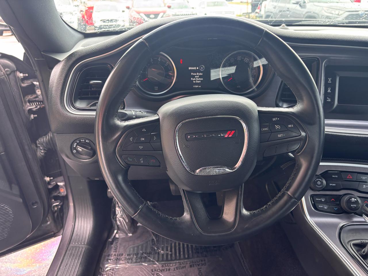 Dodge Challenger SXT Coupe 2017