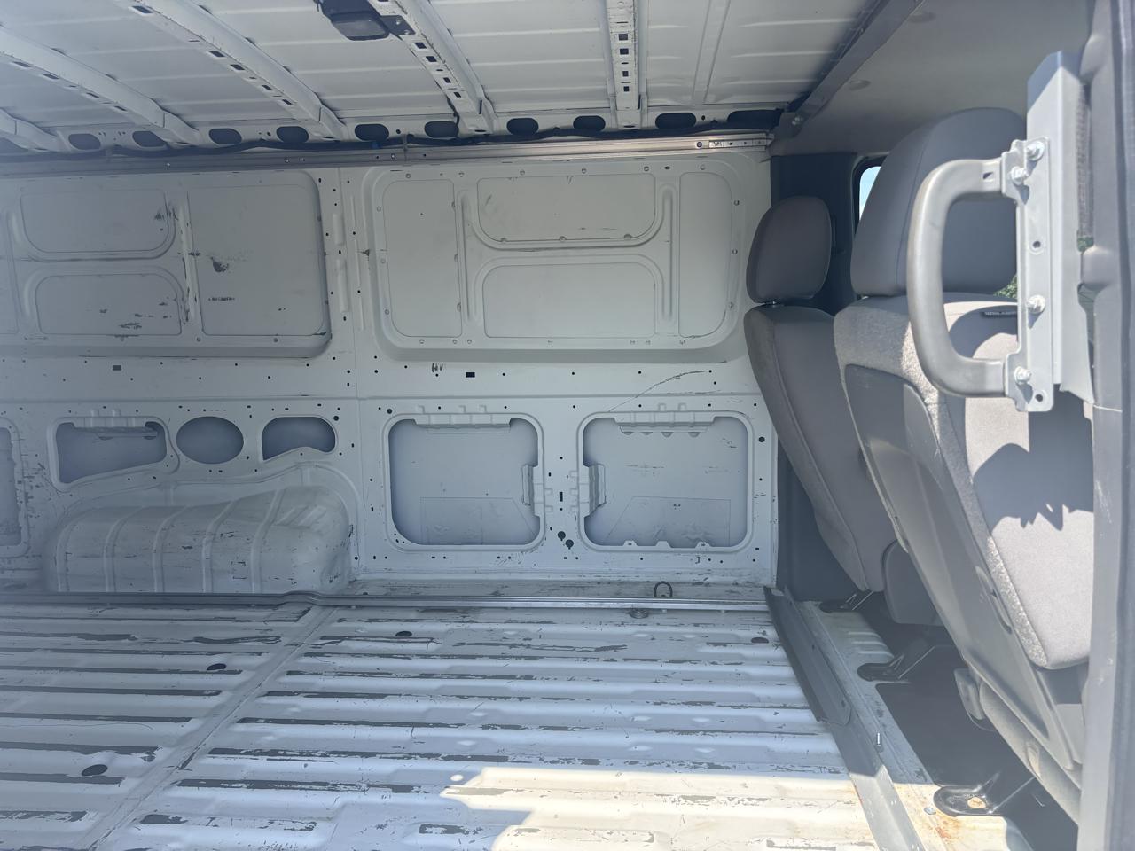 Nissan NV Cargo NV2500 HD Standard Roof V6 S 2018