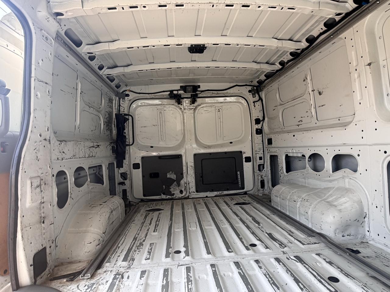 Nissan NV Cargo NV2500 HD Standard Roof V6 S 2018