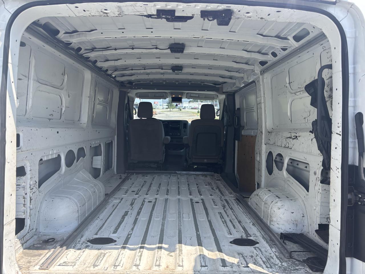 Nissan NV Cargo NV2500 HD Standard Roof V6 S 2018