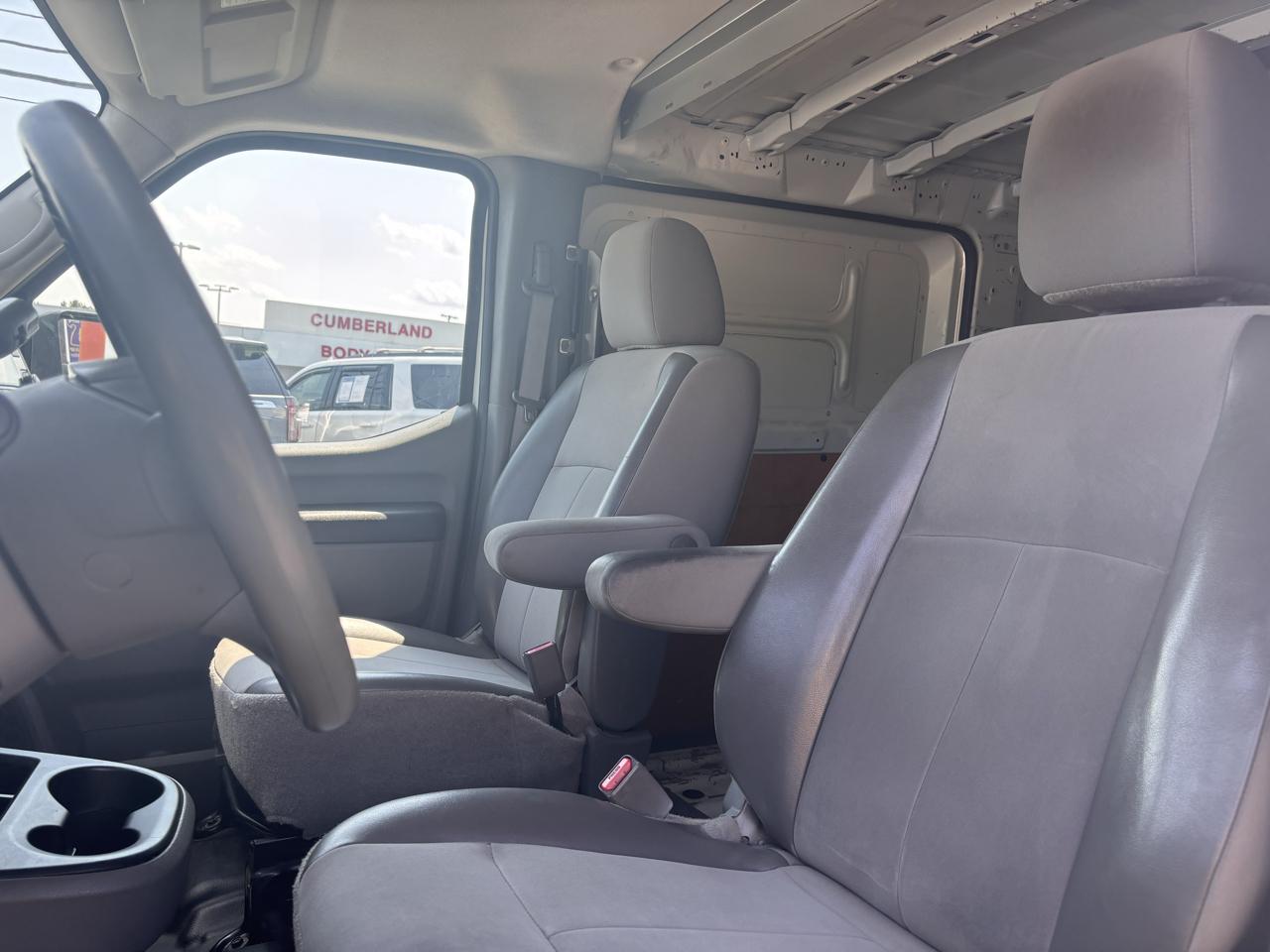 Nissan NV Cargo NV2500 HD Standard Roof V6 S 2018