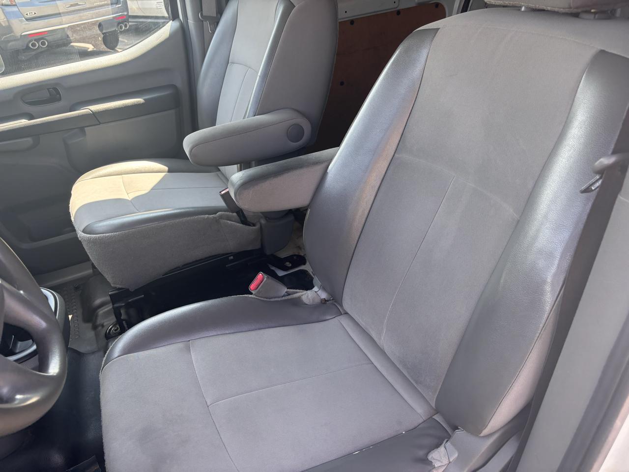 Nissan NV Cargo NV2500 HD Standard Roof V6 S 2018
