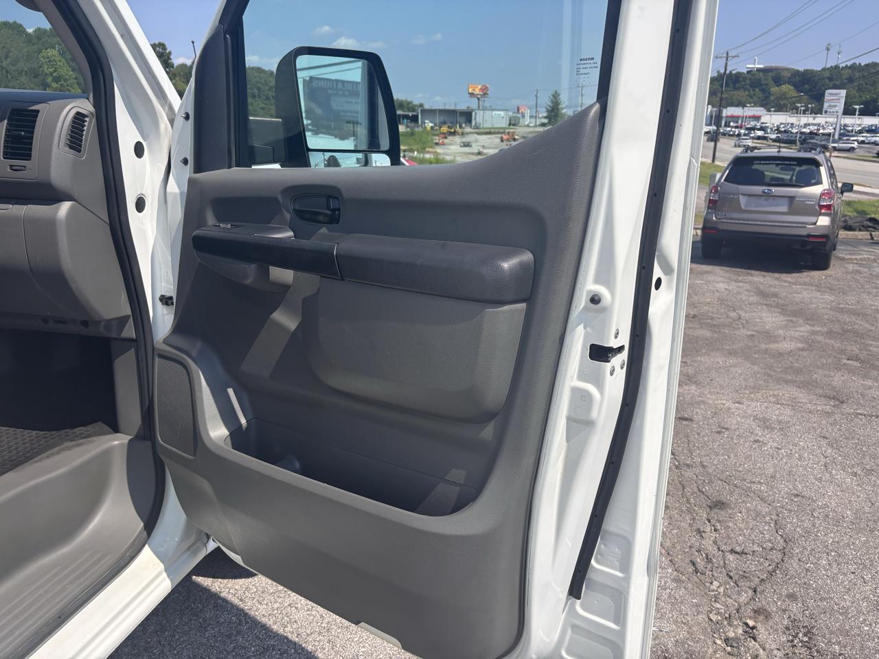 Nissan NV Cargo NV2500 HD Standard Roof V6 S 2018