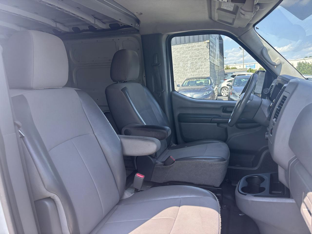 Nissan NV Cargo NV2500 HD Standard Roof V6 S 2018