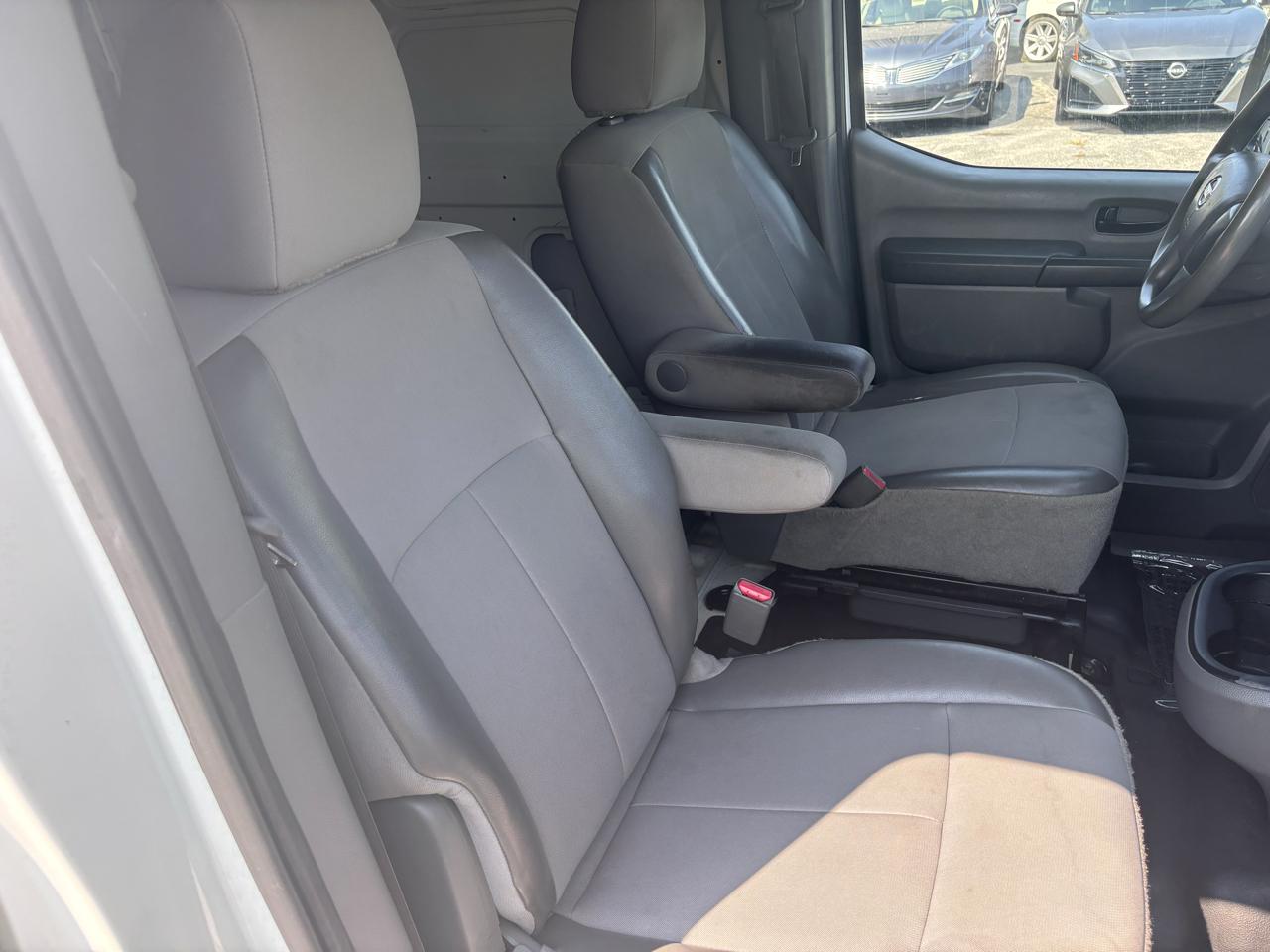 Nissan NV Cargo NV2500 HD Standard Roof V6 S 2018