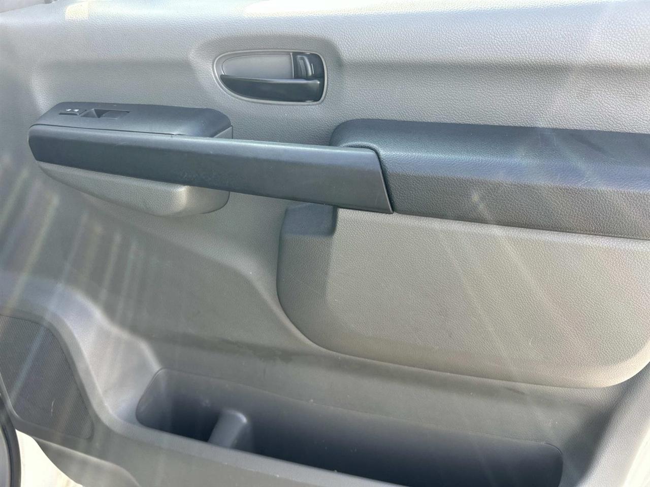Nissan NV Cargo NV2500 HD Standard Roof V6 S 2018