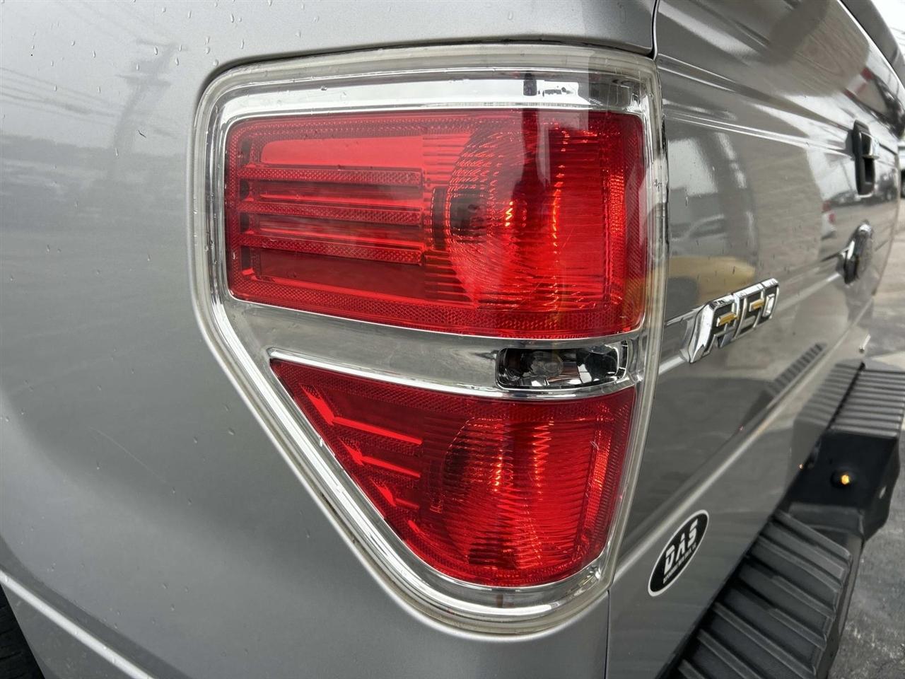 Ford F-150 photo 11