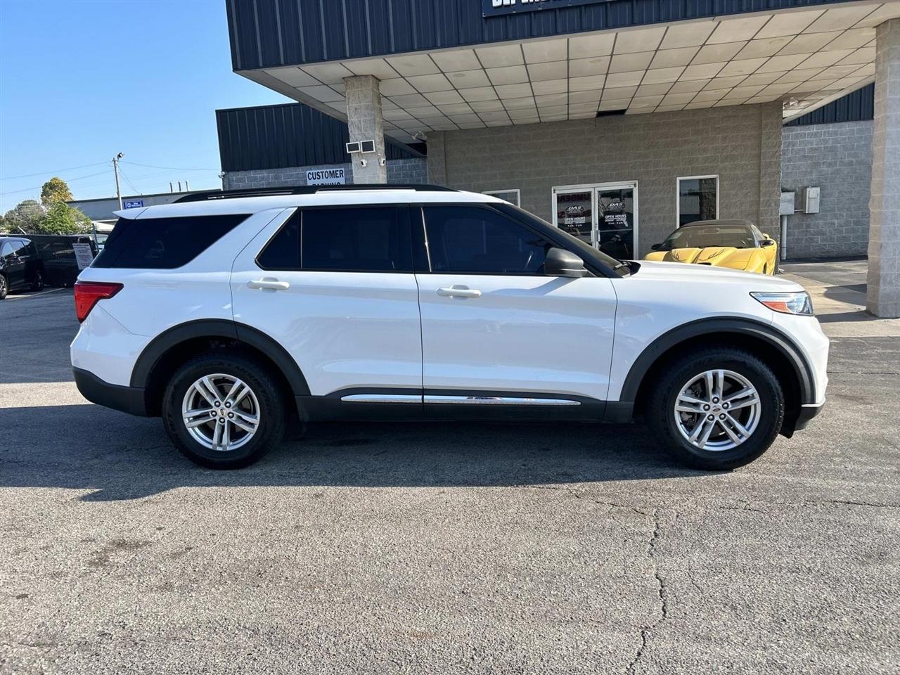 Ford Explorer photo 3