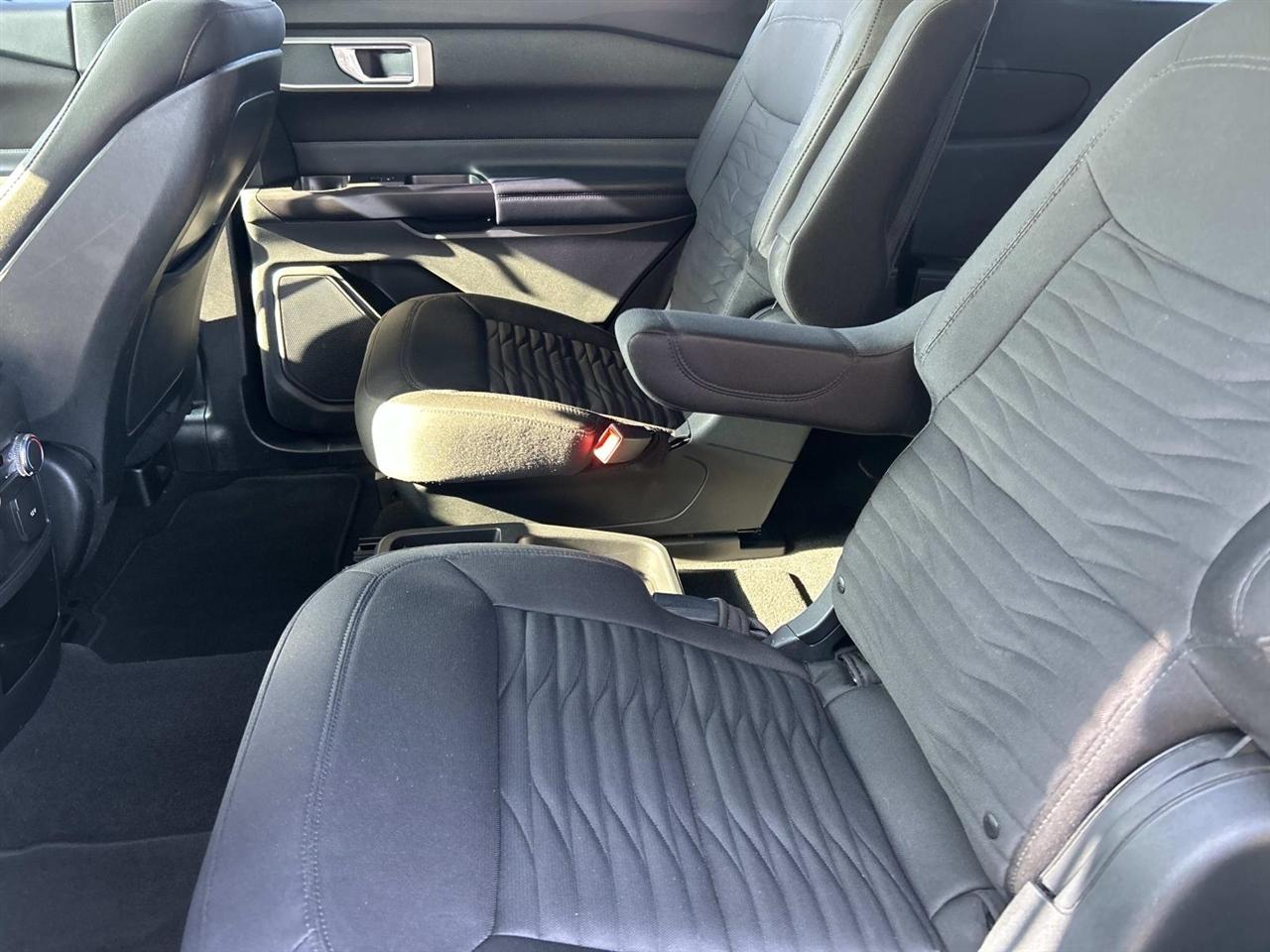 Ford Explorer photo 15