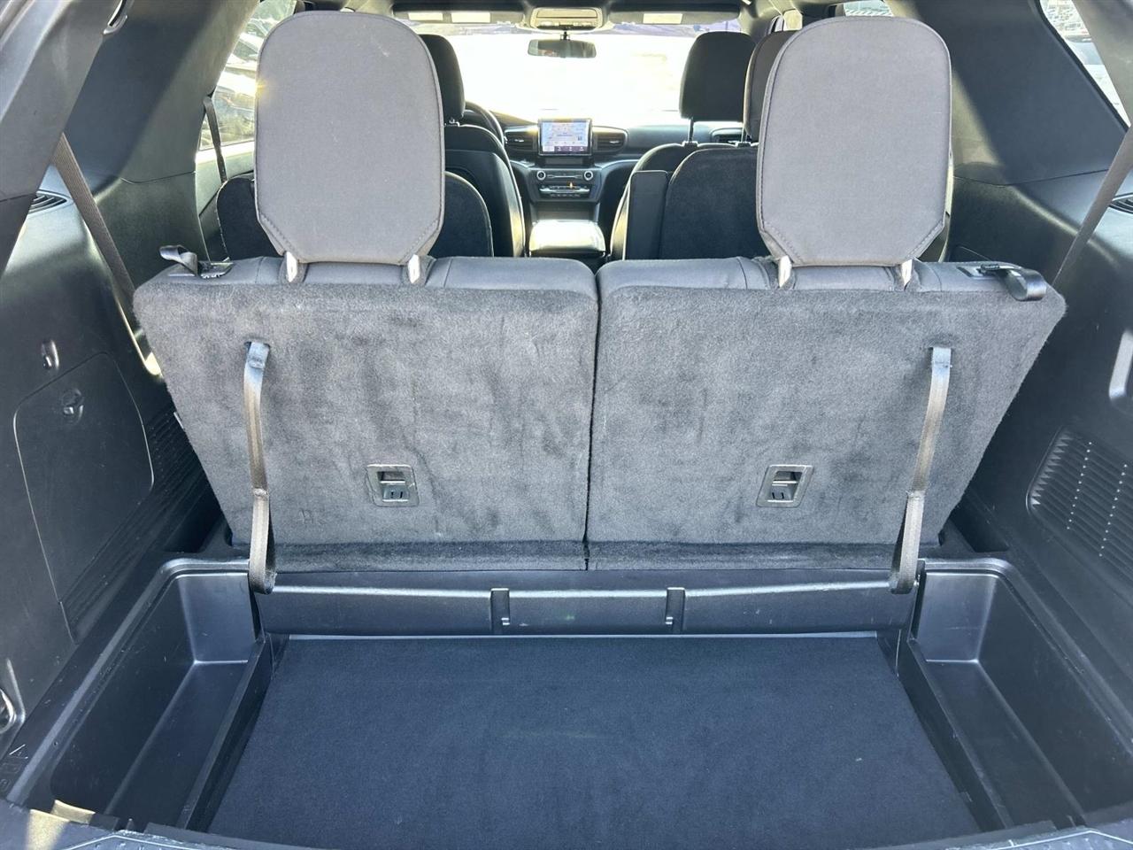 Ford Explorer photo 17