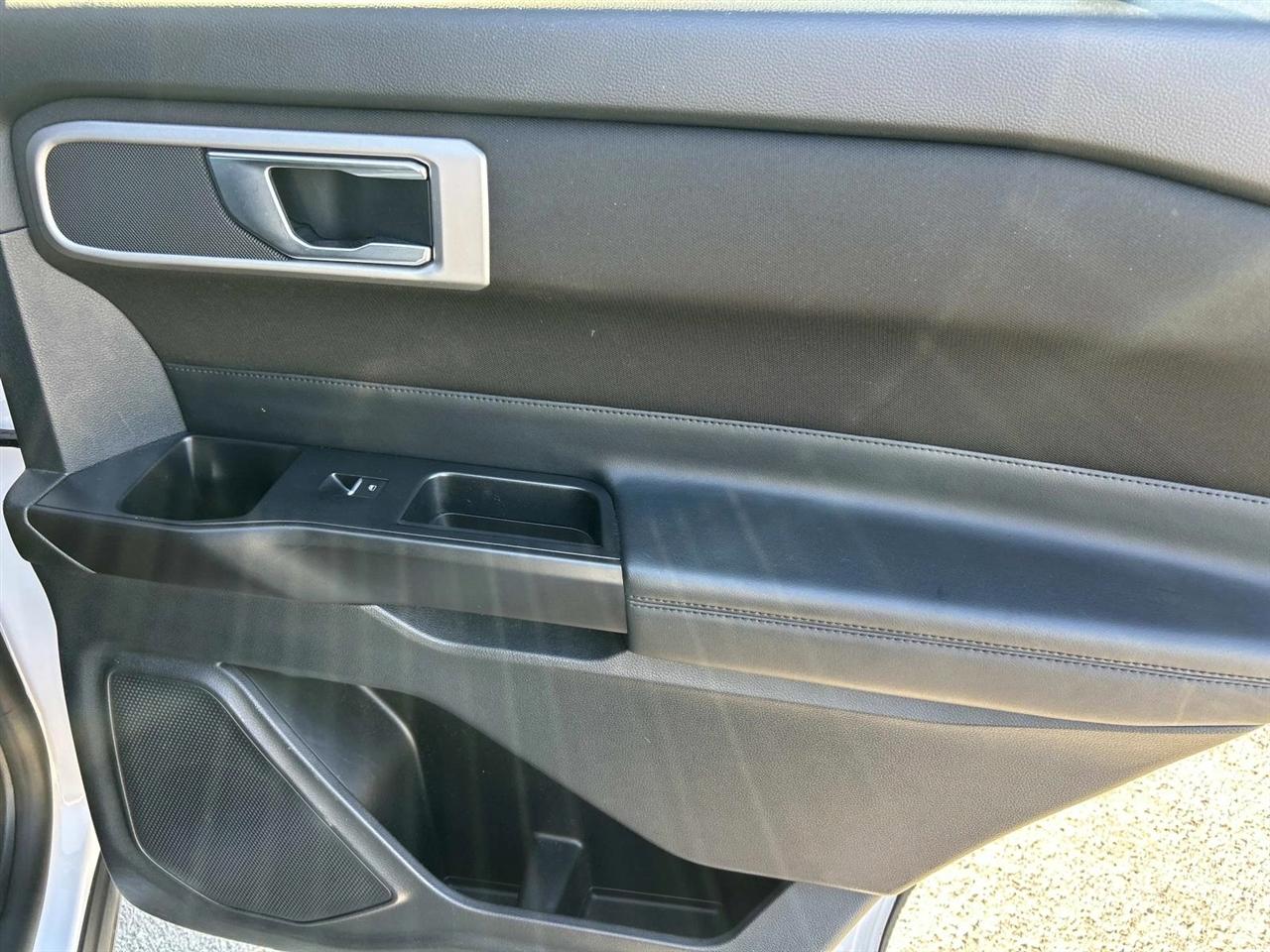 Ford Explorer photo 20