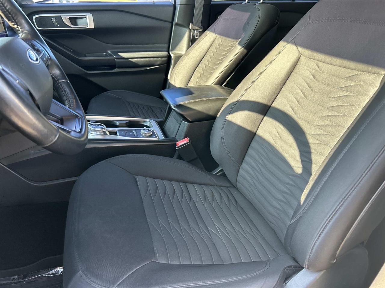 Ford Explorer photo 26