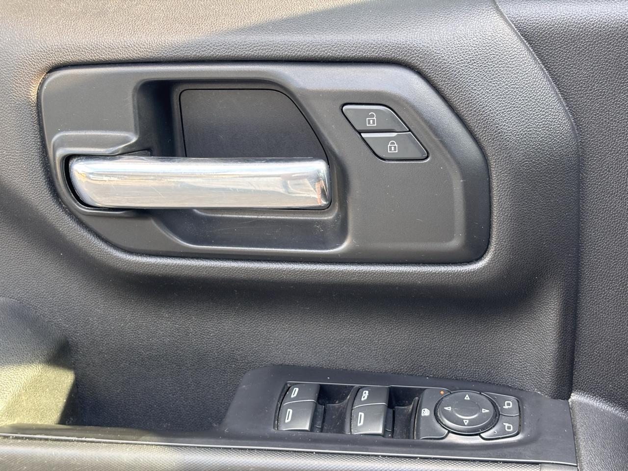 Chevrolet Silverado 1500 2WD Crew Cab 147" Custom 2021