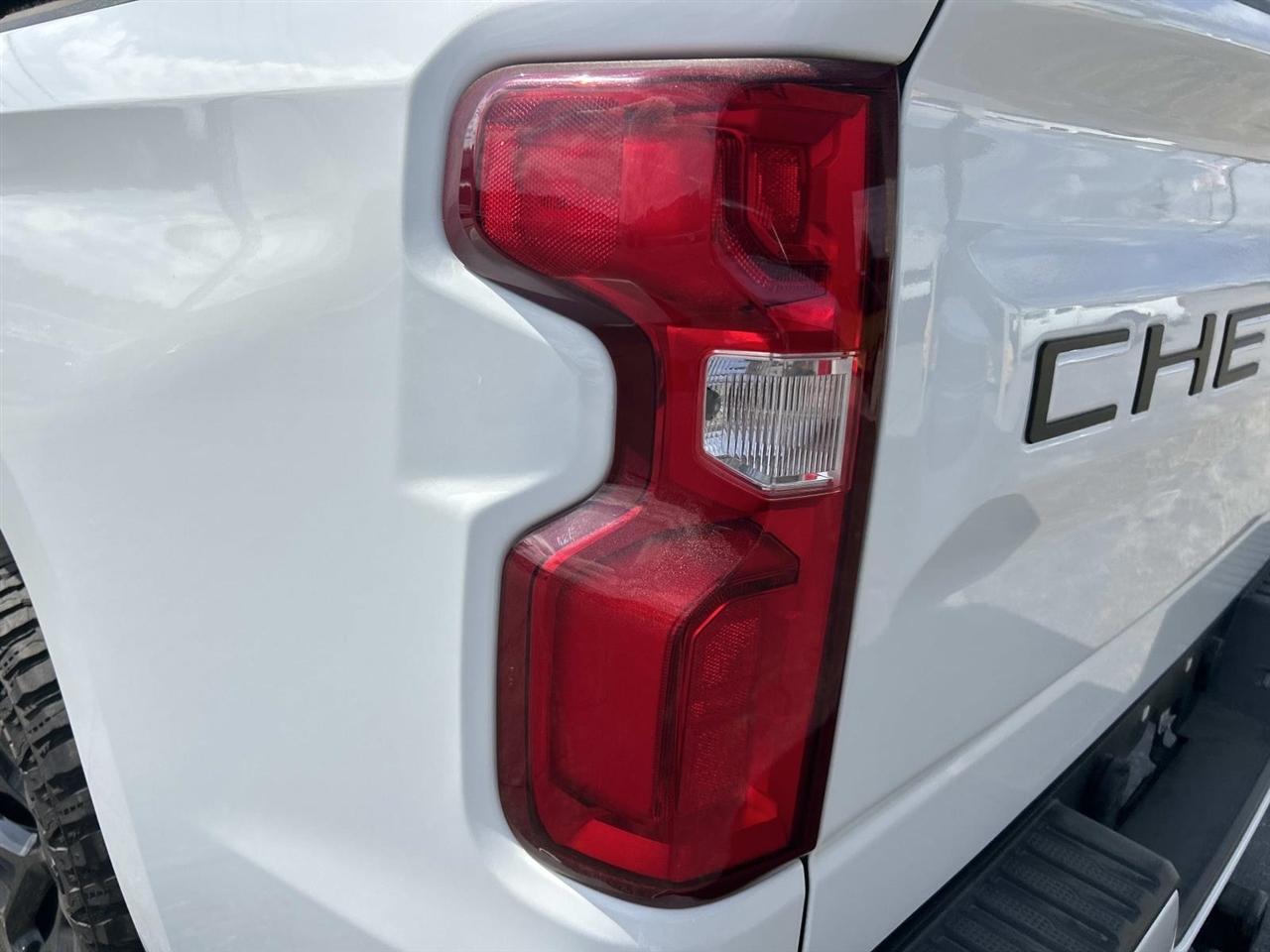 Chevrolet Silverado photo 9