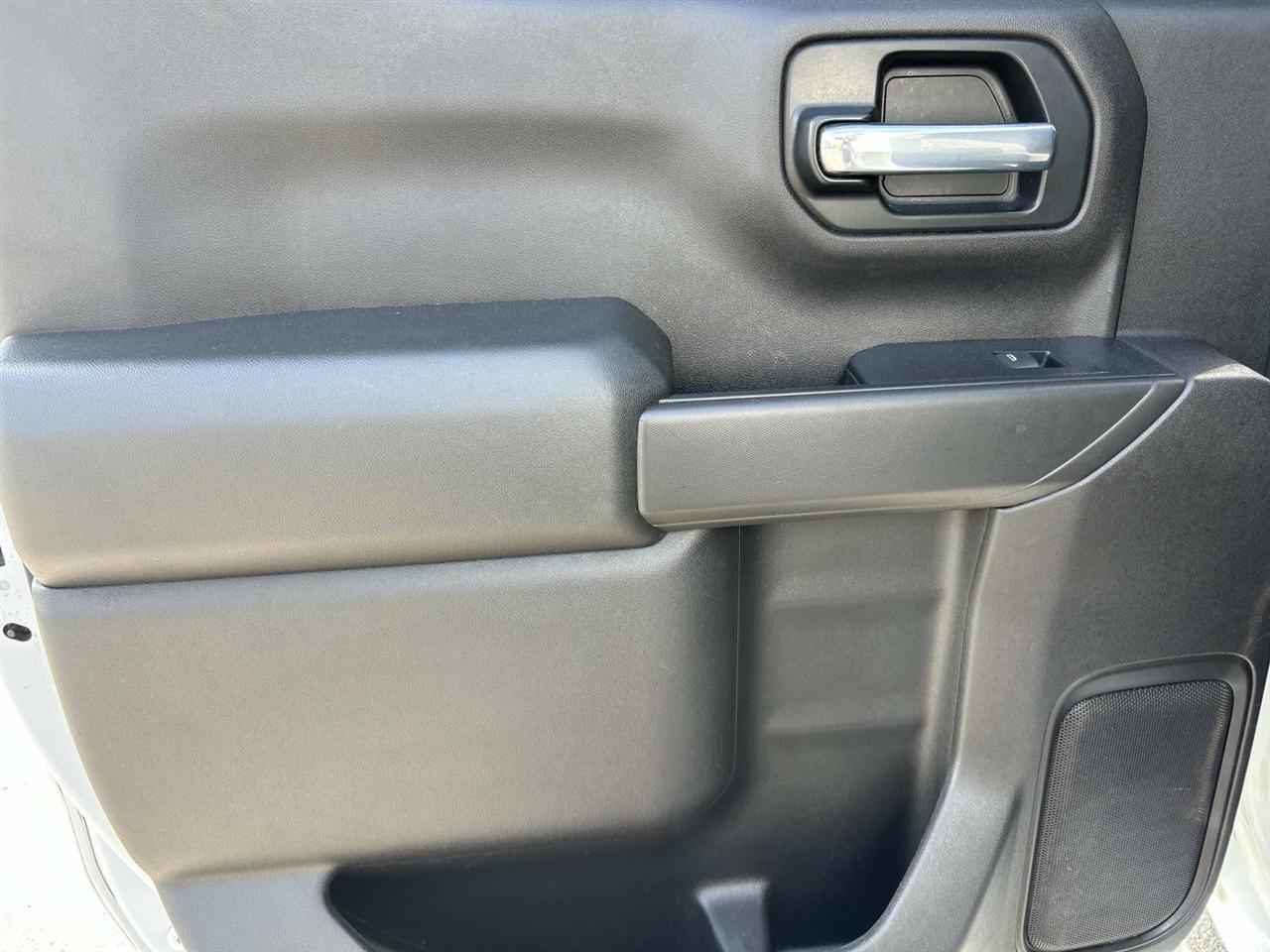 Chevrolet Silverado photo 12