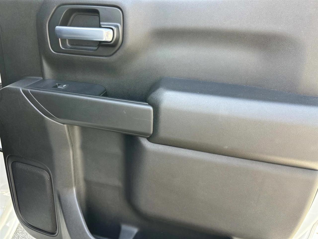 Chevrolet Silverado photo 15