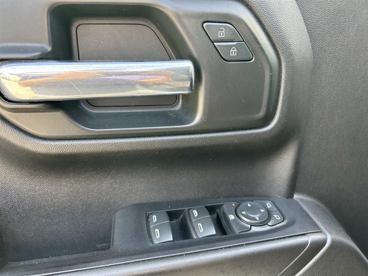 Chevrolet Silverado photo 20