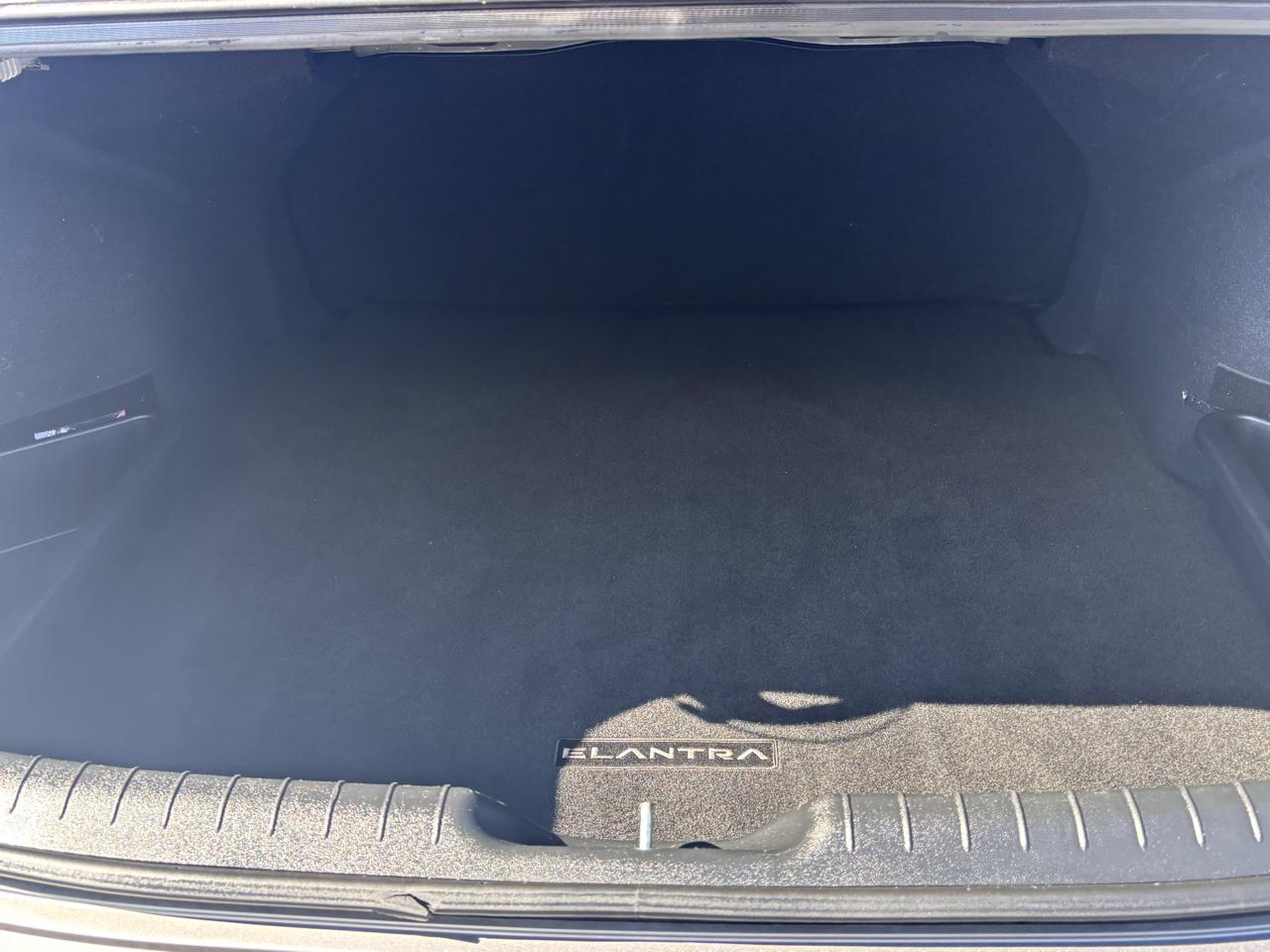 Hyundai Elantra SEL IVT 2024