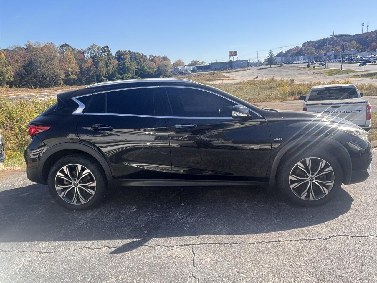 Infiniti QX30 Premium AWD *Ltd Avail* 2017
