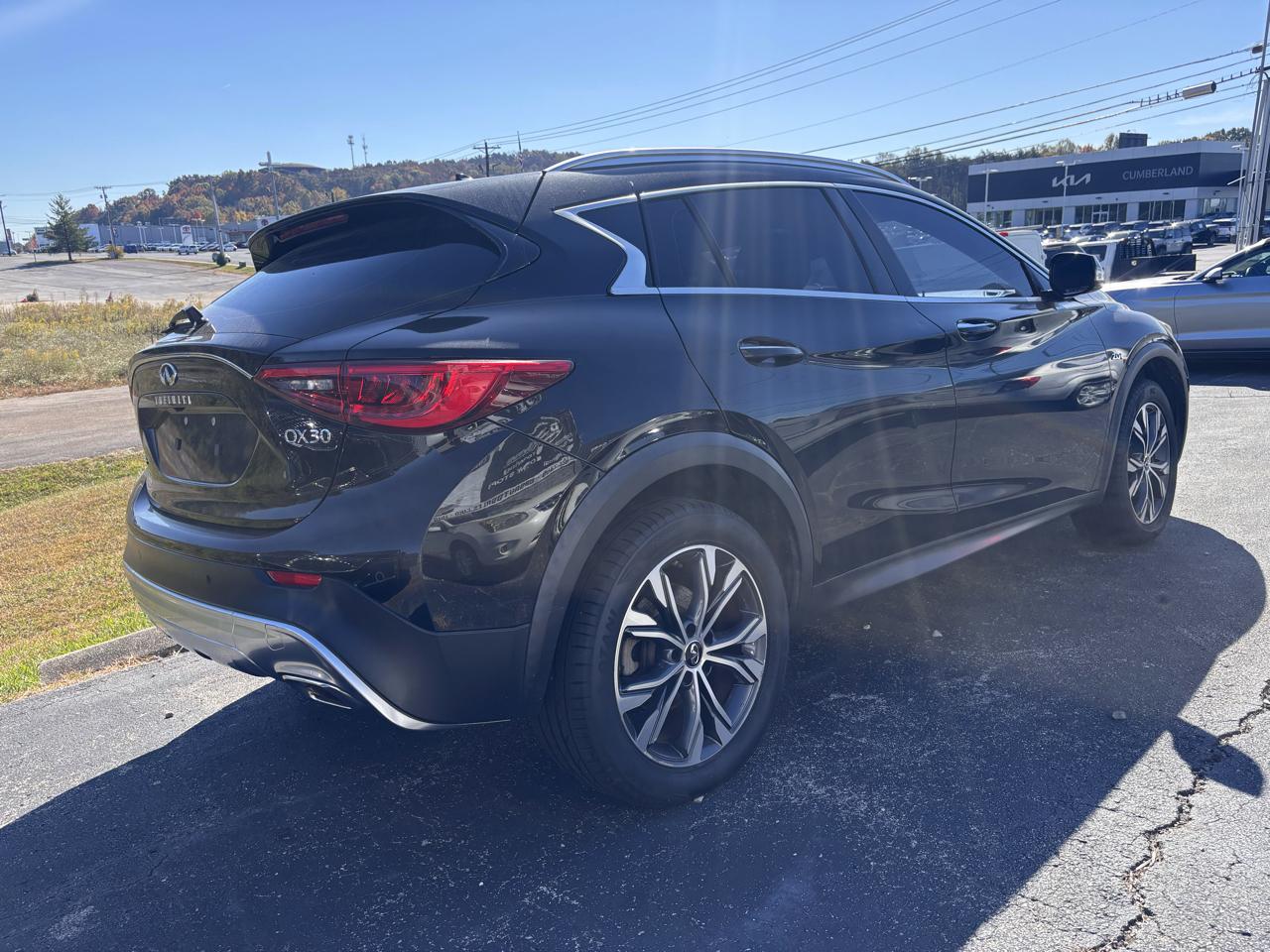 Infiniti QX30 Premium AWD *Ltd Avail* 2017
