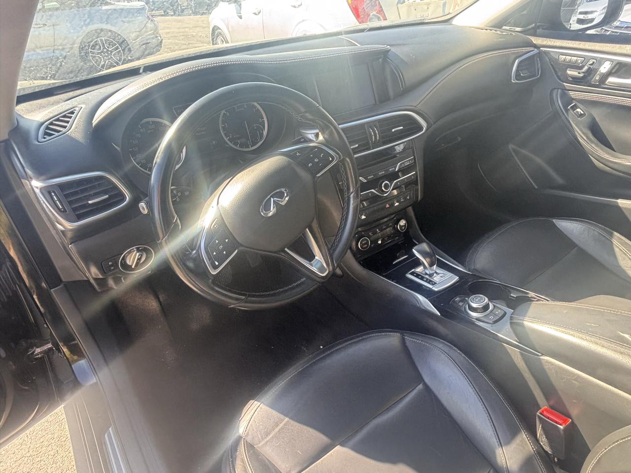 Infiniti QX30 Premium AWD *Ltd Avail* 2017